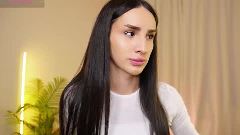 Snapshot of kim_oberlin chatting on 11.29.25 Kim Oberlin online show from 11.29.25