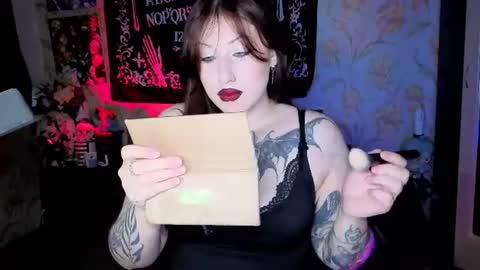 Hi Im Kimberly but u can call me Kim. Turn on ur sound i love to talk and moan online show from 06.18.26