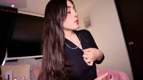 Snapshot of kim_tyler_ chatting on 11.06.25 kim_tyler_ online show from 11.06.25