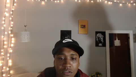 Snapshot of kimandyuk chatting on 01.03.25 Kim  Yuk online show from 01.03.25