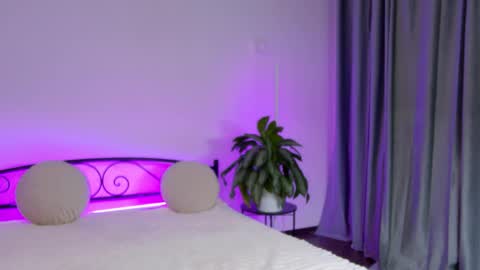 Snapshot of kimbeerlou chatting on 11.23.25 kimbeerlou online show from 11.23.25