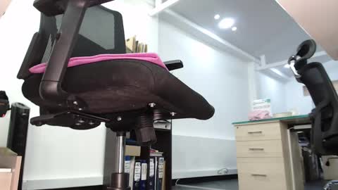 Kimberly 1200-1900 GMT-5 online show from 02.25.25