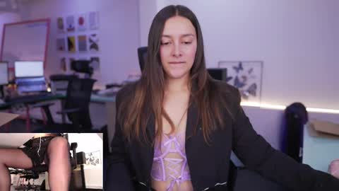 Kimberly 1200-1900 GMT-5 online show from 10.15.25