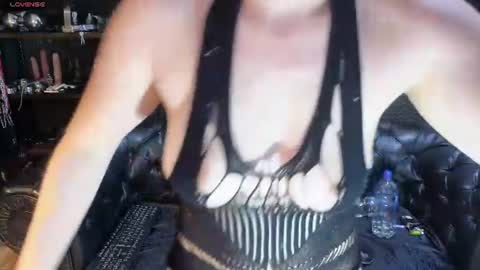 Snapshot of kimberly_swan_ chatting on 07.16.26 KIMBERLY SWAN online show from 07.16.26