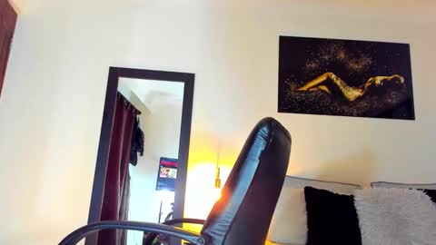 Kimberly Banks online show from 11.27.25