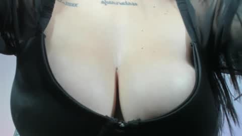 Snapshot of kimberlycoxxx chatting on 02.26.25 kimberly online show from 02.26.25