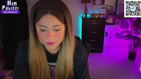 Snapshot of kimberlygati2 chatting on 12.17.25 Kimberly Polizzi online show from 12.17.25