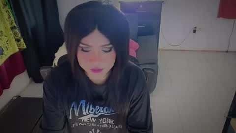 Kimberly Polizzi     online show from 05.11.26