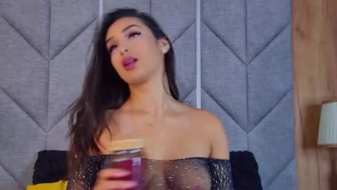 Snapshot of kimberlymav chatting on 10.30.25 Kimberly online show from 10.30.25