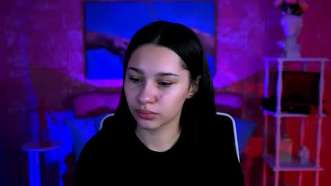 Snapshot of kimclarks chatting on 10.01.25 kimclarks online show from 10.01.25