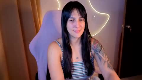 Snapshot of kimflexible_ chatting on 12.22.25 Kim 3 online show from 12.22.25