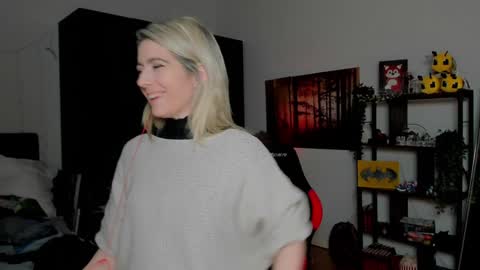 Wolfs Girl online show from 02.10.26