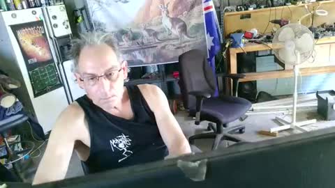 Snapshot of kimintheshed chatting on 04.19.26 kimintheshed online show from 04.19.26