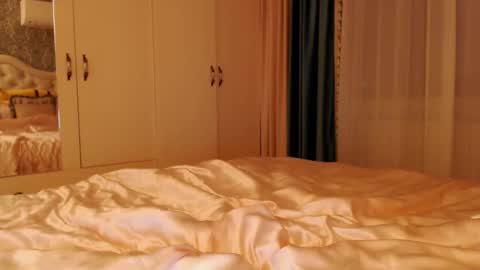 Kim Lee  online show from 12.01.24