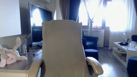 Kim Lee  online show from 04.10.26