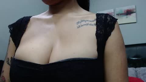 Snapshot of kimlips_ac chatting on 01.21.25 kim online show from 01.21.25