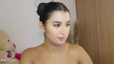 Kim  online show from 04.25.26