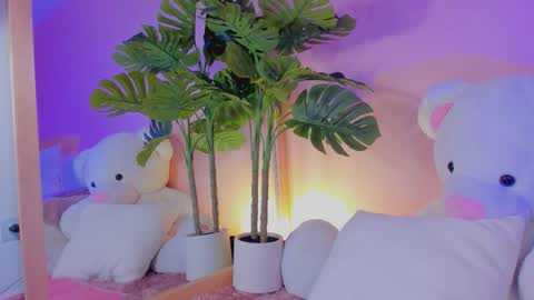 Kim  online show from 11.19.25