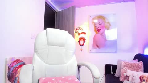 kimmberly_saenz_ online show from 12.28.24