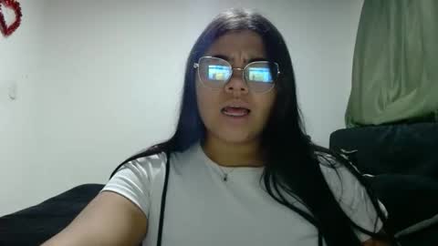 Snapshot of kimmy_kimmy_ chatting on 10.29.25 Kimmy online show from 10.29.25