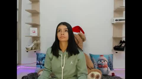 Snapshot of kimmy_montiell chatting on 12.03.25 kimmy_montiell online show from 12.03.25