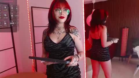 Snapshot of kimmy_red chatting on 09.12.25 KIMMY online show from 09.12.25