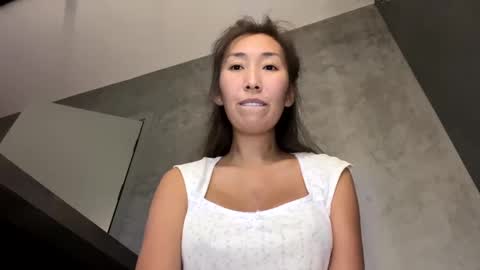 Snapshot of kimmy_sunn chatting on 12.23.24 Kimmy online show from 12.23.24