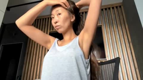 Snapshot of kimmy_sunn chatting on 09.24.25 Kimmy online show from 09.24.25