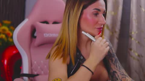 KimSkye online show from 02.14.25