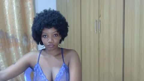 Snapshot of kimsmile_001 chatting on 12.01.24 Kim online show from 12.01.24