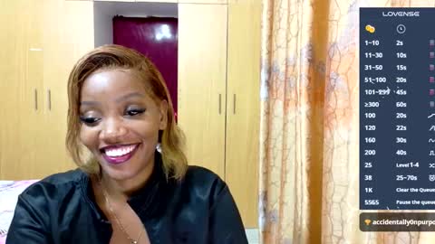 Snapshot of kimsmile_001 chatting on 09.14.25 Kim online show from 09.14.25