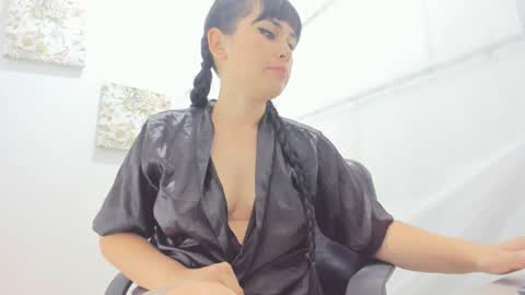 Snapshot of kimthompsonn chatting on 01.25.25 Kim Thompson online show from 01.25.25