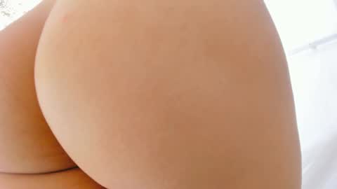 Snapshot of kimthompsonn chatting on 01.27.25 Kim Thompson online show from 01.27.25