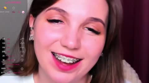 Snapshot of kindhazelhere_ chatting on 03.05.25 Hazel online show from 03.05.25