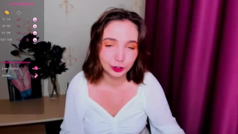 Snapshot of kindhazelhere_ chatting on 09.14.25 Hazel online show from 09.14.25