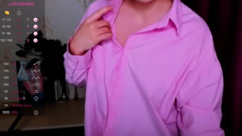 Snapshot of kindhazelhere_ chatting on 09.29.25 Hazel online show from 09.29.25