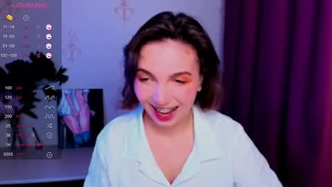 Snapshot of kindhazelhere_ chatting on 10.22.25 Hazel online show from 10.22.25