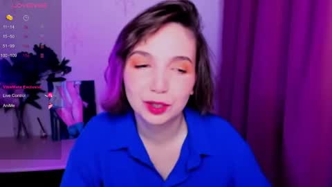 Snapshot of kindhazelhere_ chatting on 10.28.25 Hazel online show from 10.28.25