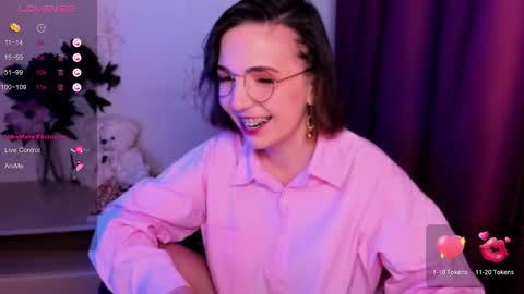 Snapshot of kindhazelhere_ chatting on 11.07.25 Hazel online show from 11.07.25