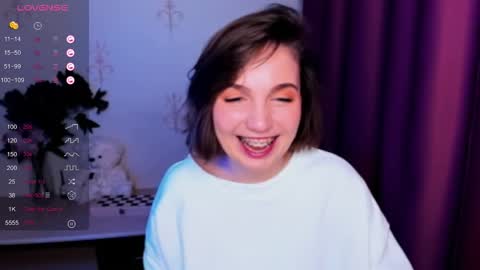 Snapshot of kindhazelhere_ chatting on 11.13.25 Hazel online show from 11.13.25