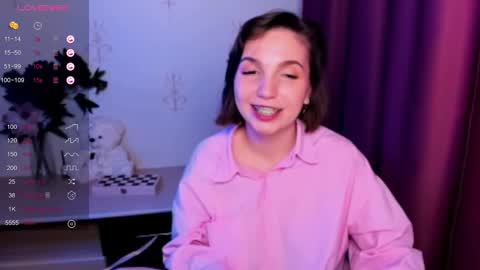 Snapshot of kindhazelhere_ chatting on 11.14.25 Hazel online show from 11.14.25