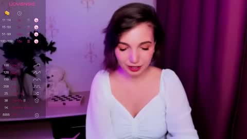 Snapshot of kindhazelhere_ chatting on 11.15.25 Hazel online show from 11.15.25