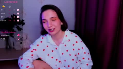 Snapshot of kindhazelhere_ chatting on 11.28.25 Hazel online show from 11.28.25