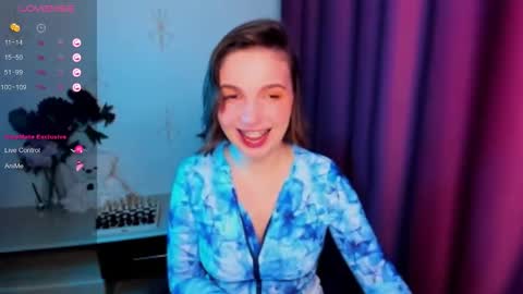 Snapshot of kindhazelhere_ chatting on 12.03.25 Hazel online show from 12.03.25