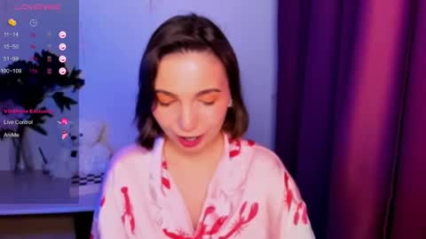 Snapshot of kindhazelhere_ chatting on 12.15.25 Hazel online show from 12.15.25