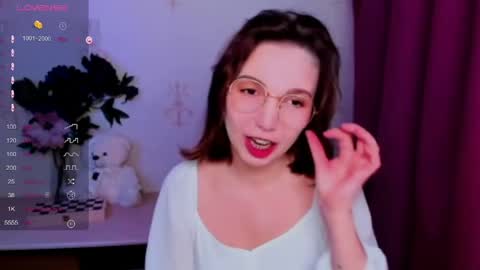 Hazel online show from 04.21.26