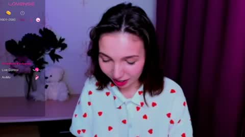 Snapshot of kindhazelhere_ chatting on 05.11.26 Hazel online show from 05.11.26