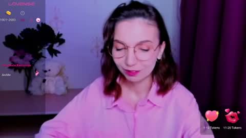 Snapshot of kindhazelhere_ chatting on 06.15.26 Hazel online show from 06.15.26