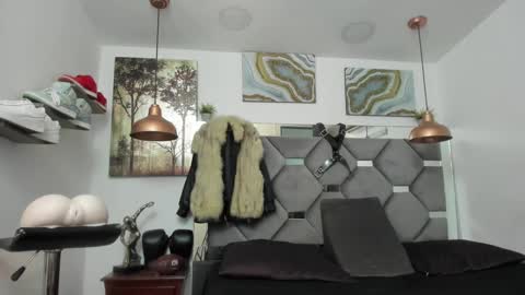 Snapshot of king_fitt_ chatting on 01.23.25 HOT MEN BLACK online show from 01.23.25