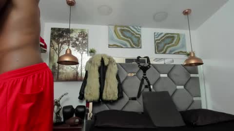 Snapshot of king_fitt_ chatting on 01.31.25 HOT MEN BLACK online show from 01.31.25